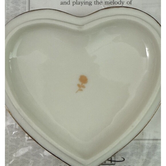 NEW In Orig. Pkg: Princess Diana Musical Heart Box "Diana, A Loving Portrait" - - Picture 4 of 8